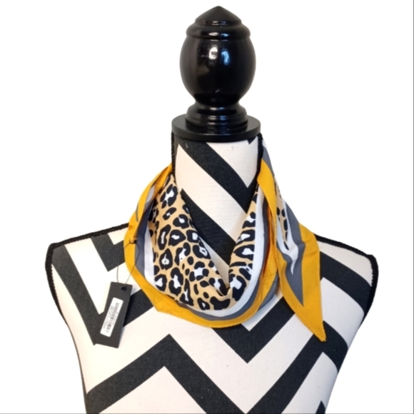 NWT Lulus Leopard Print Satin Scarf - Picture 1 of 10
